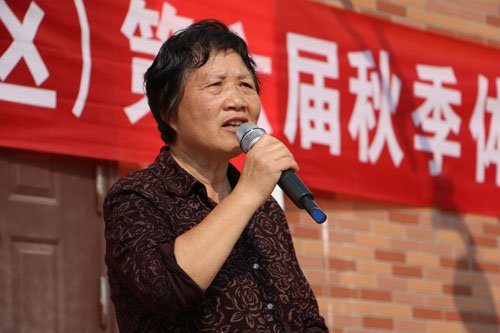 副校長(zhǎng)陳勇鋒主持開(kāi)幕典禮