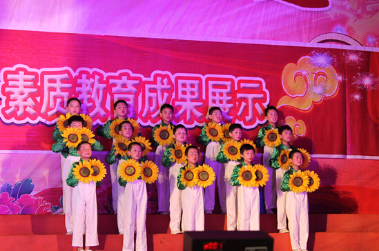 現(xiàn)外舉辦家長(zhǎng)開放日 實(shí)現(xiàn)家校零距離互動(dòng)