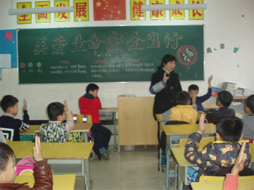 現(xiàn)外象湖校區(qū)開展“關(guān)愛生命，文明出行”交通安全教育主題活動