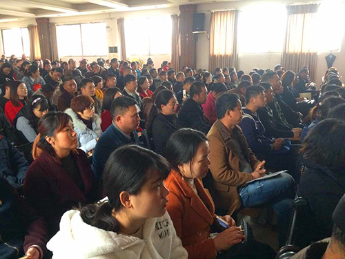 南昌現(xiàn)代外國(guó)語(yǔ)學(xué)校(象湖校區(qū))組織召開(kāi)六年級(jí)小升初信息采集暨網(wǎng)上報(bào)名家長(zhǎng)會(huì)
