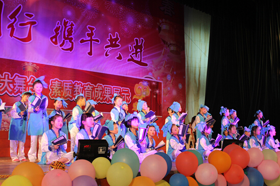 現(xiàn)外舉辦家長(zhǎng)開放日 實(shí)現(xiàn)家校零距離互動(dòng)