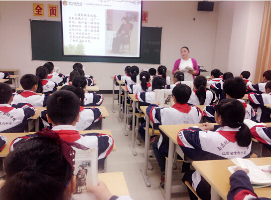 現(xiàn)外象湖校區(qū)語(yǔ)文教研組進(jìn)行觀摩研討課評(píng)比活動(dòng)