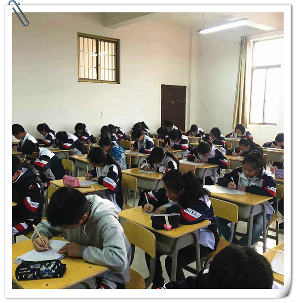 現(xiàn)外（象湖）開展七、八年級(jí)學(xué)生英語競賽活動(dòng)